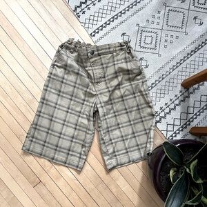 Firefly Boy Size XL Plaid Shorts, excellent condition